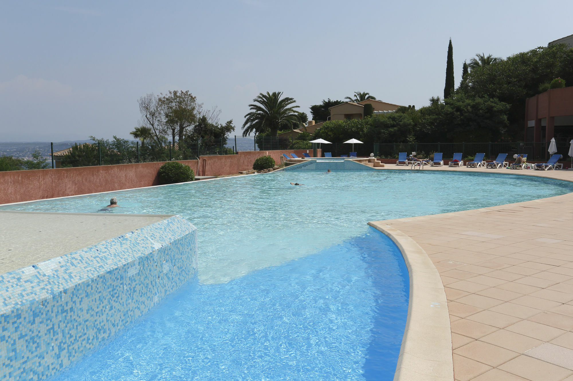Aparthotel Adonis Theoule Horizon Bleu Esterno foto