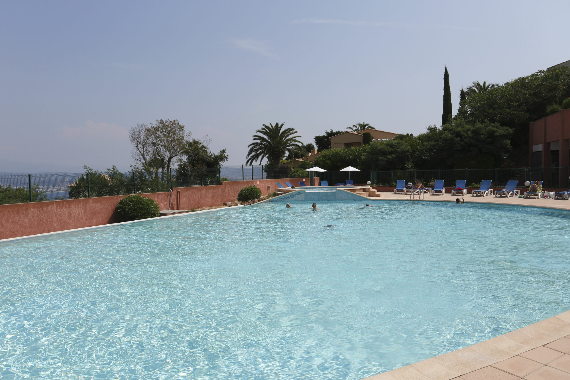 Aparthotel Adonis Theoule Horizon Bleu Esterno foto